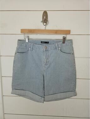 Simply Vera size 10 blue & white railroad stripe denim shorts